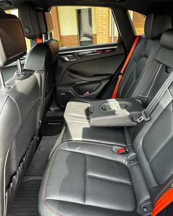 Porsche Macan cena 329000 przebieg: 32000, rok produkcji 2022 z Warszawa małe 352